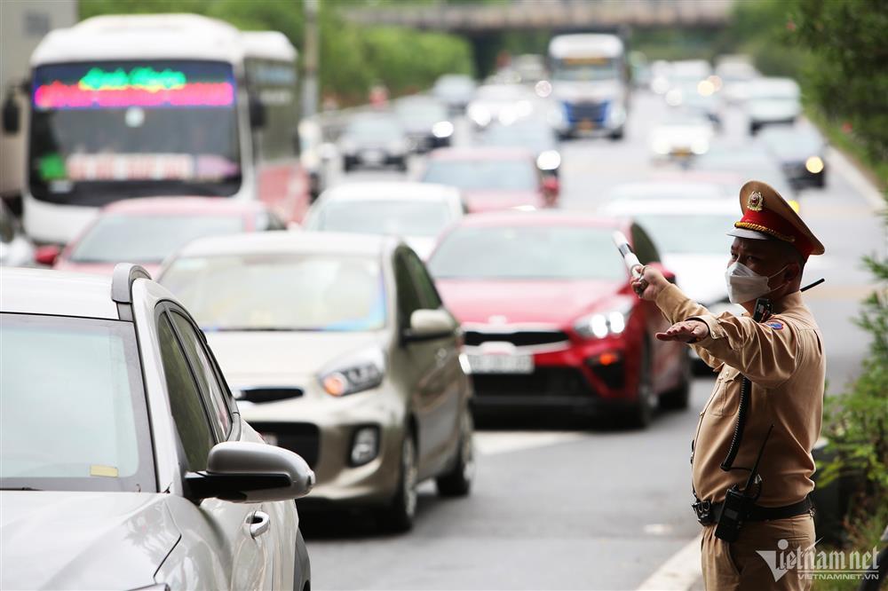 Ngày cuối kỳ nghỉ lễ 2/9, cửa ngõ Hà Nội ùn tắc nhẹ-5