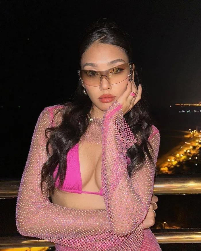 Váy áo đi nghe đại nhạc hội cực bốc của á hậu Thảo Nhi Lê-3