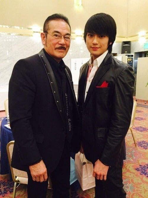 Đời tư dậy sóng của thợ săn hải tặc đang gây bão với One Piece-3