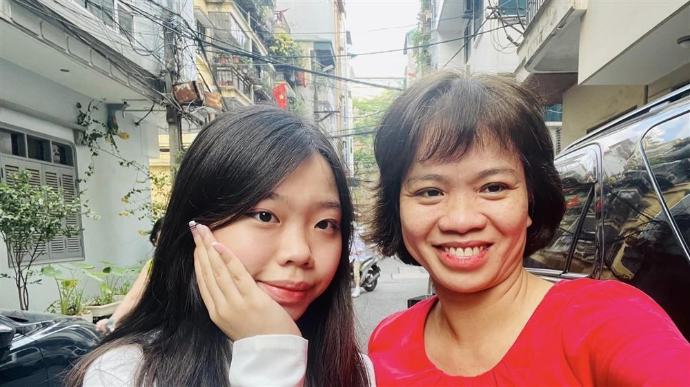 Sao Việt nô nức đưa con đi khai giảng, vợ cố nhạc sĩ Trần Lập chia sẻ xúc động-5