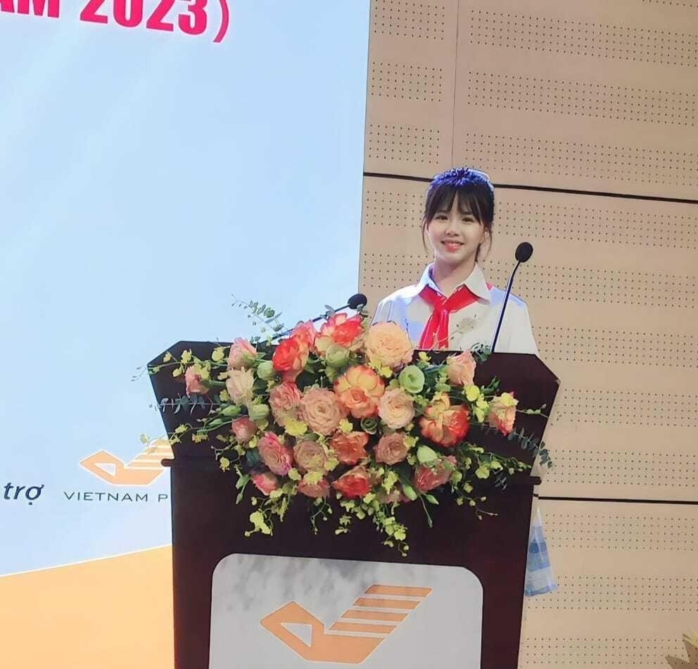 Sao Việt nô nức đưa con đi khai giảng, vợ cố nhạc sĩ Trần Lập chia sẻ xúc động-7