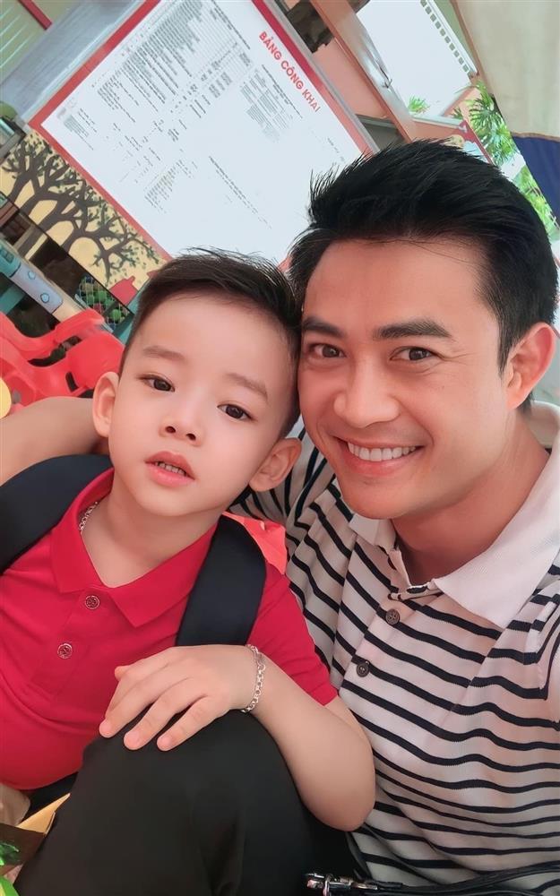 Sao Việt nô nức đưa con đi khai giảng, vợ cố nhạc sĩ Trần Lập chia sẻ xúc động-11