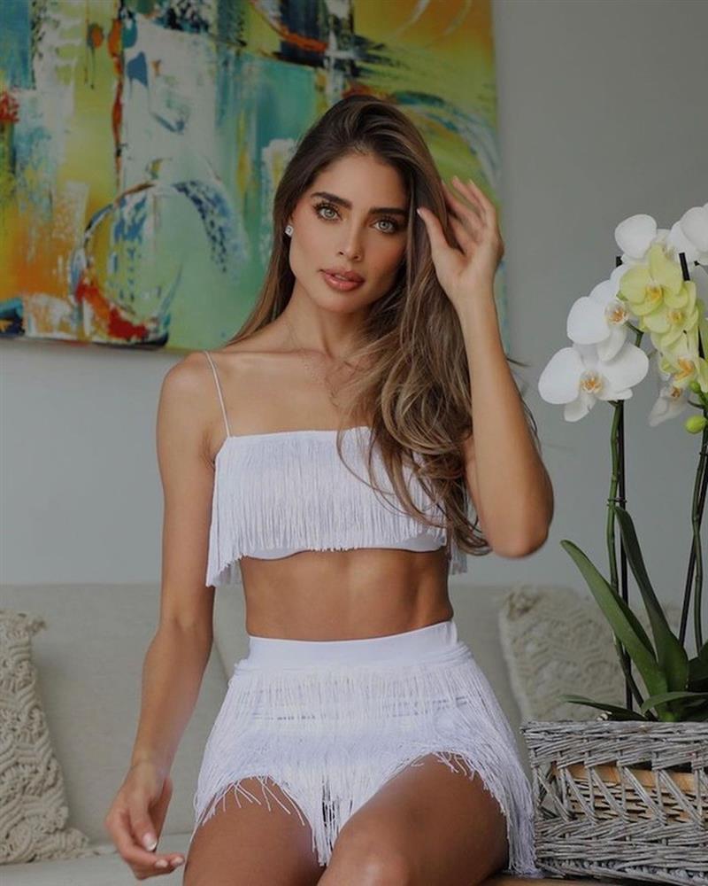 Sắc vóc gợi cảm của bà mẹ một con vừa đăng quang Hoa hậu Hoàn vũ Colombia-10