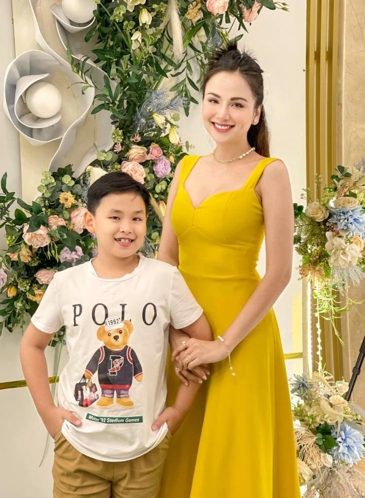 Diễm Hương: Sống khổ mà vui còn hơn ngày cầm cục tiền, tối về uống thuốc ngủ-2