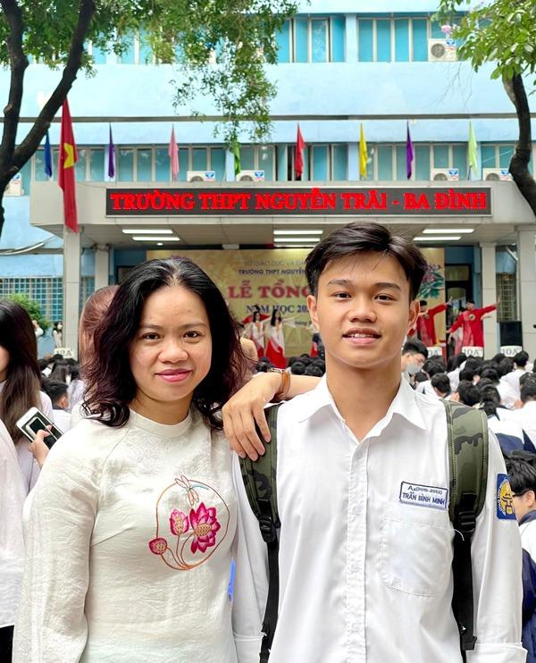 Nhan sắc thiếu nữ của con gái cố nhạc sĩ Trần Lập trong ngày khai giảng-7