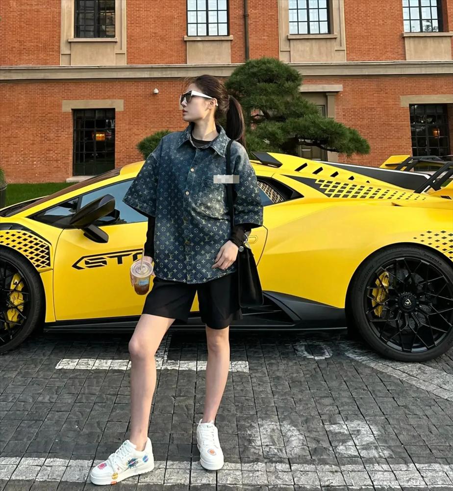 Giới nhà giàu Trung Quốc và vũ khí mang tên thời trang thầm lặng-2