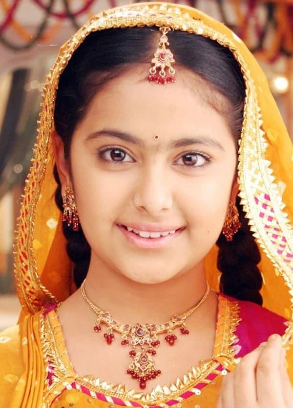 Nhan sắc nữ chính Cô Dâu 8 Tuổi khi tự tay làm bánh xèo Việt Nam-6