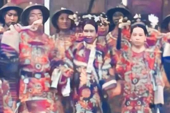 Loạt ảnh hiếm thời nhà Thanh: Từ Hi Thái hậu làm việc hiếm thấy giữa chốn đông người