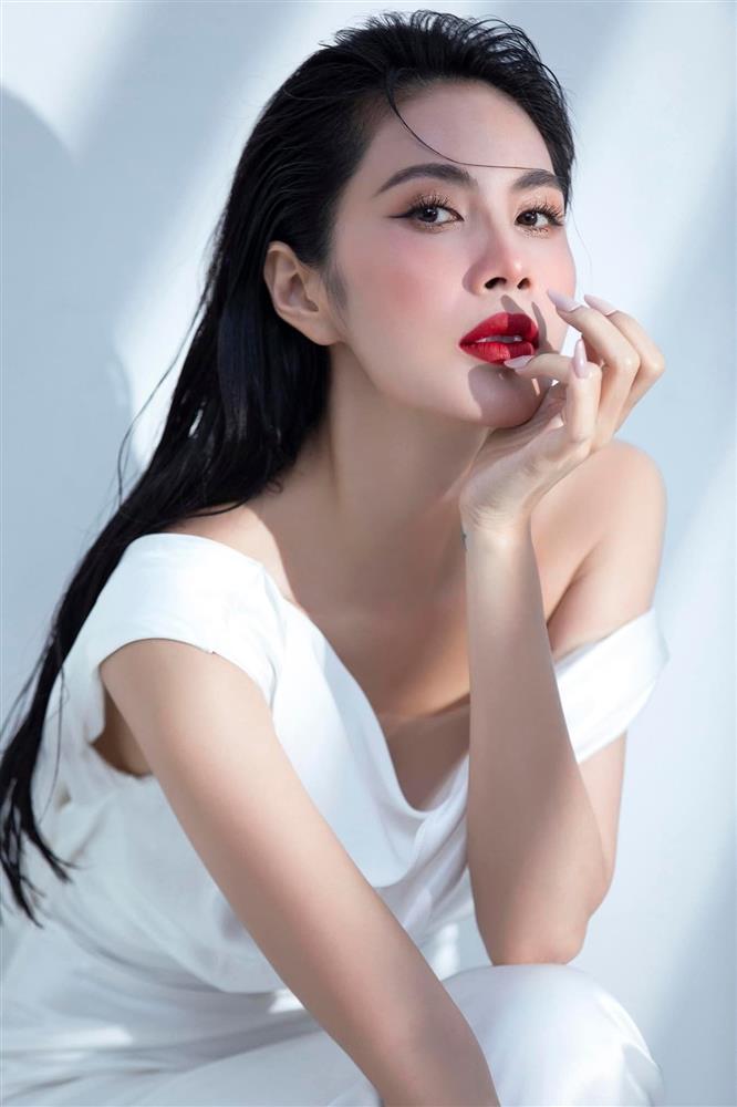 Nhan sắc ca sĩ Thuỷ Tiên thay đổi thế nào sau gần 20 năm vào showbiz?-9