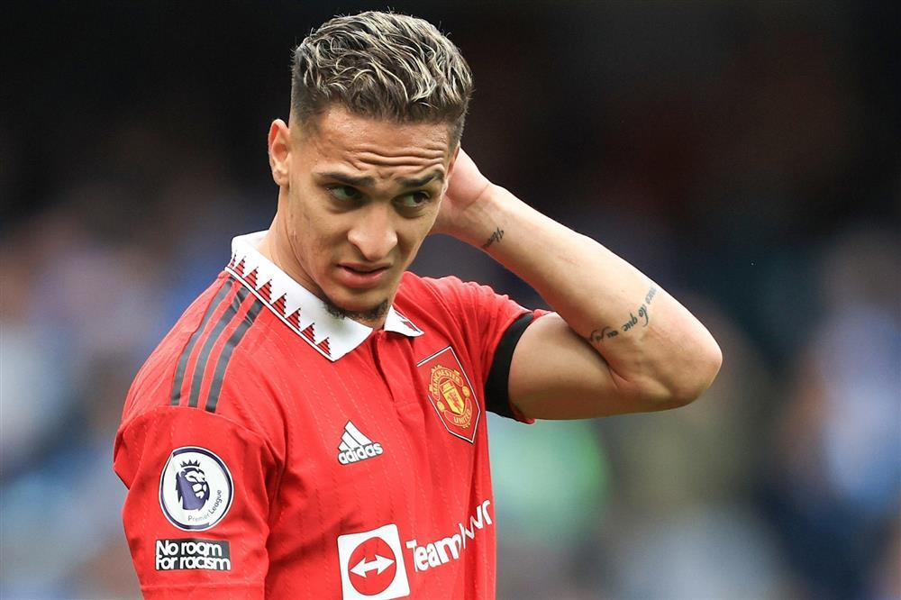 MU xem xét loại Antony vì hành hung tình cũ, bạn gái mới ‘bỏ’ chạy-2