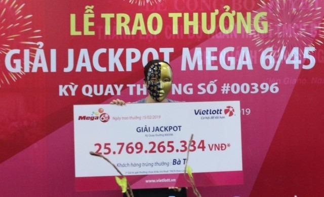 Chia nhau 25,7 tỷ đồng Vietlott: Thông minh, tính toán như 4 phụ nữ này quả là hiếm có-1