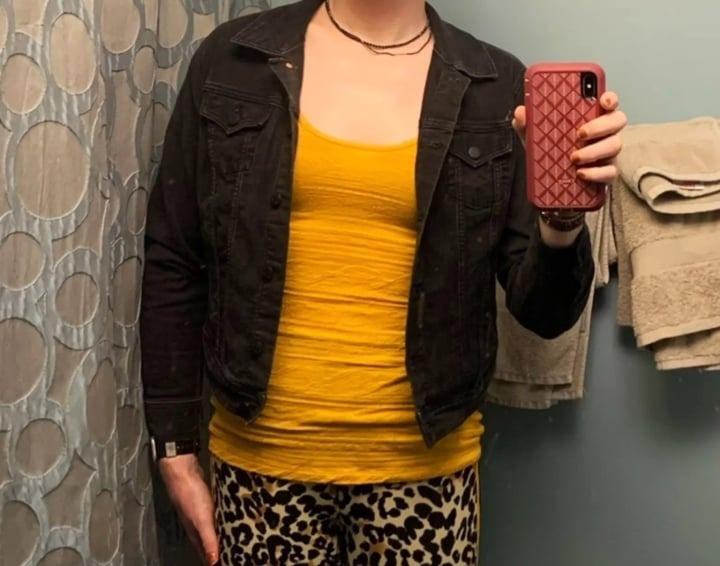 Người phụ nữ chuyển giới có bộ ngực nặng bằng đứa trẻ-2