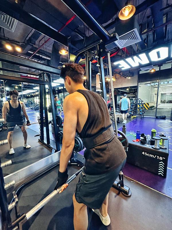 Ngô Kiến Huy có lúc body ngấn mỡ, chảy sệ khiến fan phát hoảng, phải siết cân lấy lại sắc vóc nam thần-2