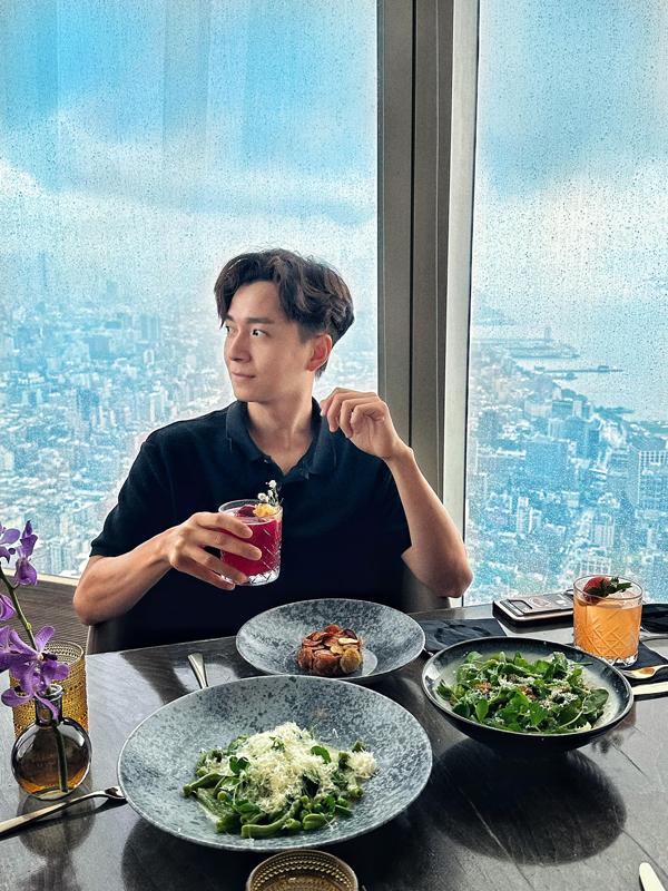 Ngô Kiến Huy có lúc body ngấn mỡ, chảy sệ khiến fan phát hoảng, phải siết cân lấy lại sắc vóc nam thần-4