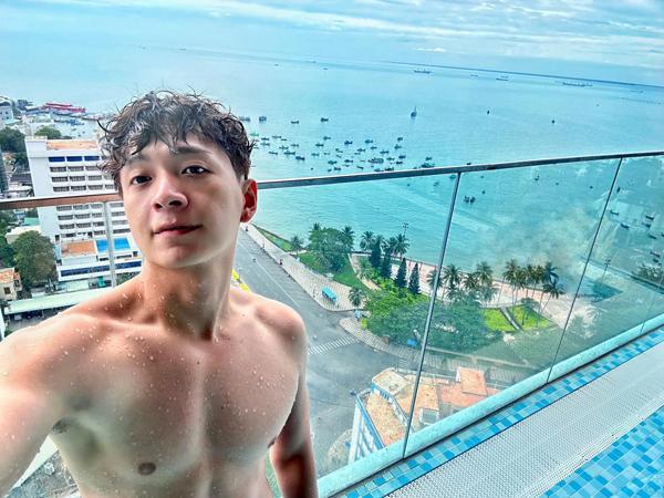 Ngô Kiến Huy có lúc body ngấn mỡ, chảy sệ khiến fan phát hoảng, phải siết cân lấy lại sắc vóc nam thần-6