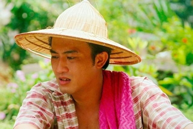 Hoàng Thùy Linh không giấu nỗi lo lắng khi đóng phim giờ vàng VTV-5