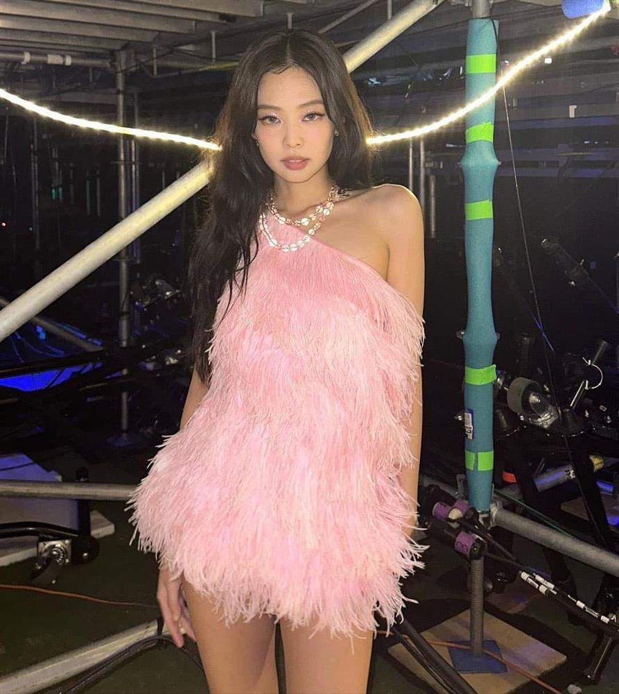 BlackPink bị chê tệ hại, báo Pháp chỉ đích danh Jennie-6