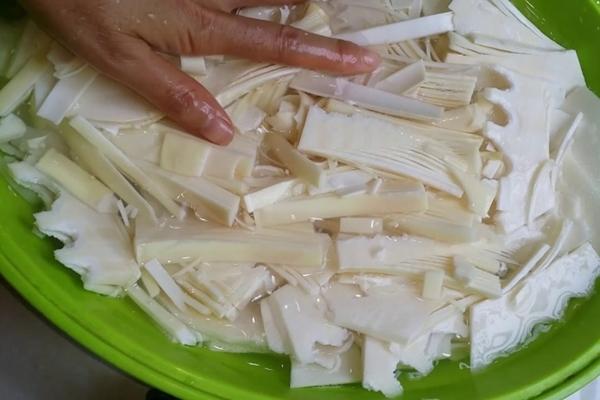 Cách loại bỏ độc tố trong măng tươi-1