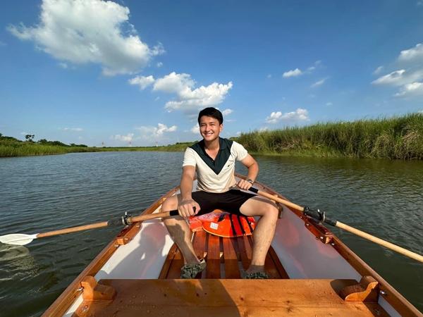 Huỳnh Anh: Đời thường xuề xòa khác biệt vẻ nghiêm túc của cảnh sát Tuấn trong Biệt Dược Đen-6