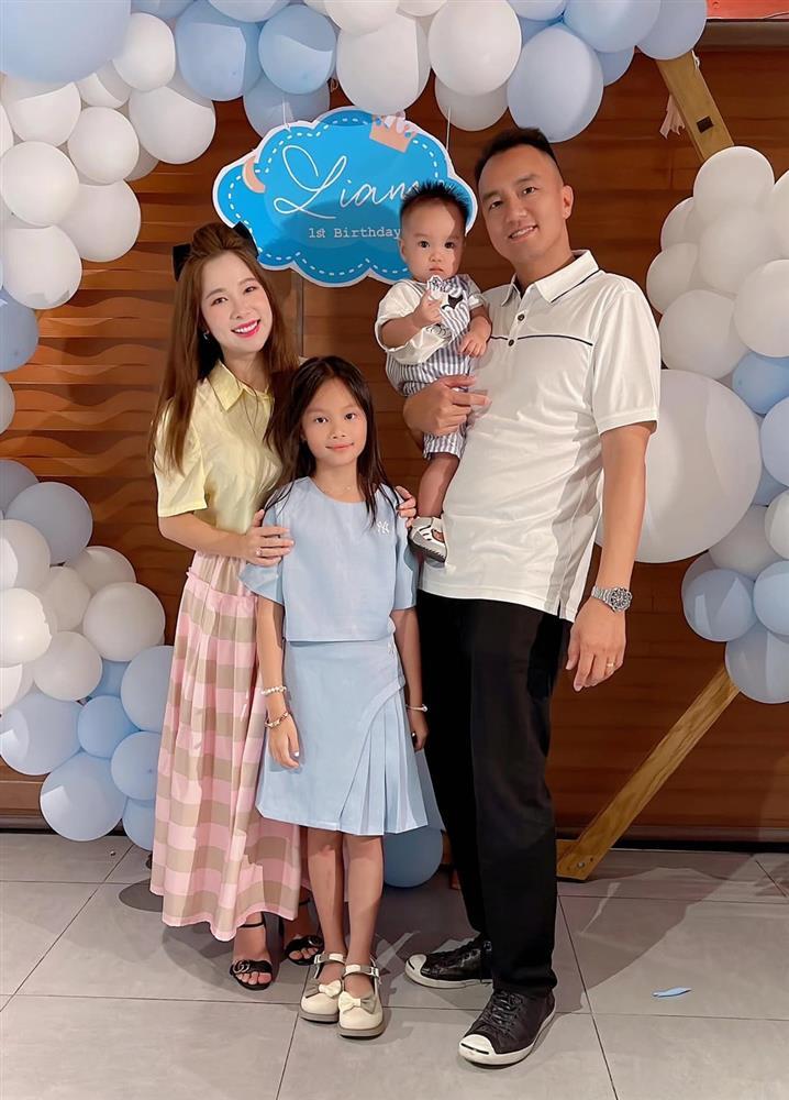 Ca sĩ gợi cảm nhất nhóm Mắt Ngọc sau 13 năm rời làng giải trí, giờ ra sao?-11