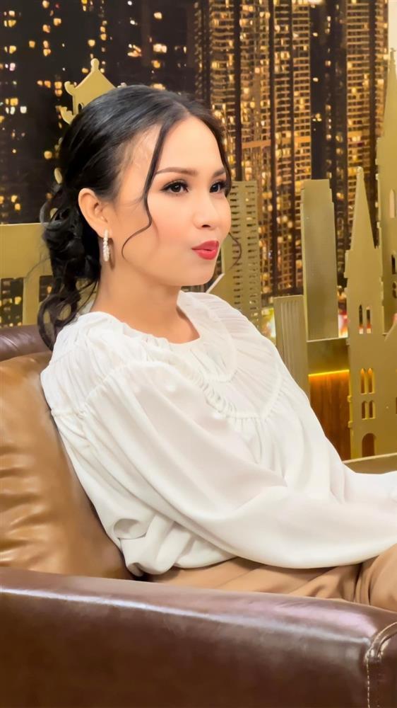 Nhan sắc Cẩm Ly: Từ trong trẻo chuẩn nữ thần thanh xuân đến đằm thắm, giản dị-9