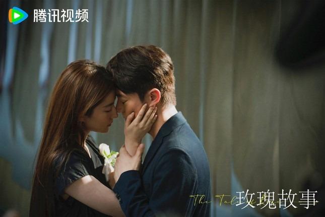 Lưu Diệc Phi một ngày hôn 2 bạn diễn nam-4