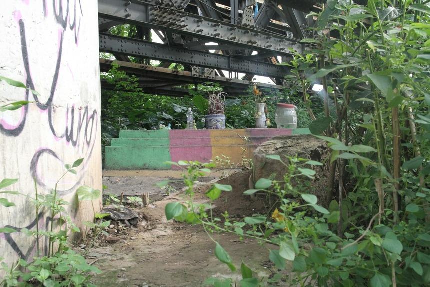 Chuyện ghi ở bãi giữa sông Hồng: Chung cư 3 tầng - nơi an nghỉ những thiên thần nhỏ-3