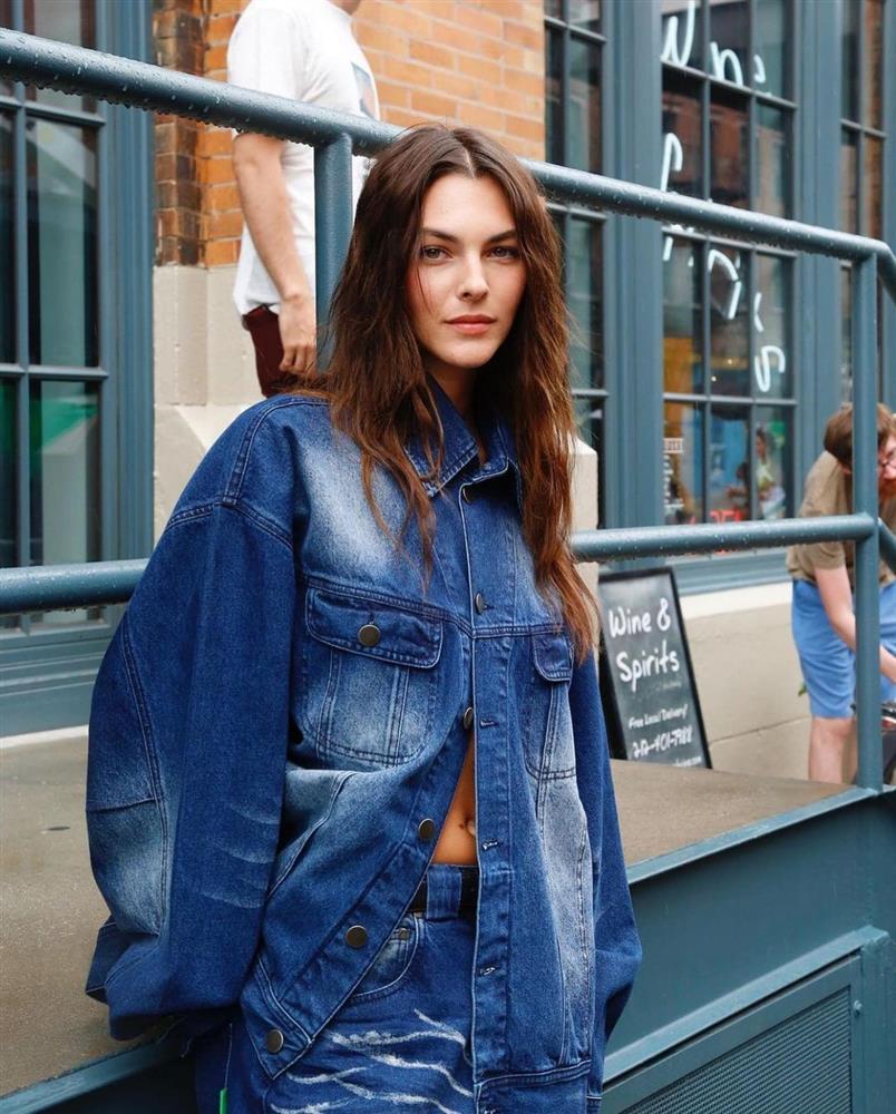 Người mẫu 25 tuổi ôm hôn Leonardo DiCaprio trong hộp đêm là ai?-6