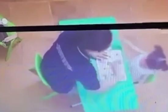 Công an điều tra vụ bé gái chậm nói bị cô giáo đánh liên tiếp vào mặt