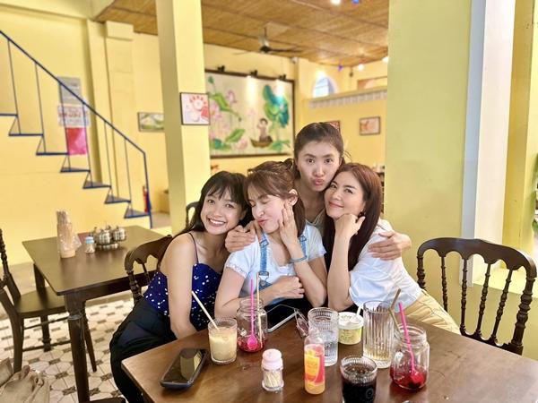 Dàn mỹ nhân Cổng Mặt Trời hội ngộ: Nhan sắc sau 15 năm ra sao?-4