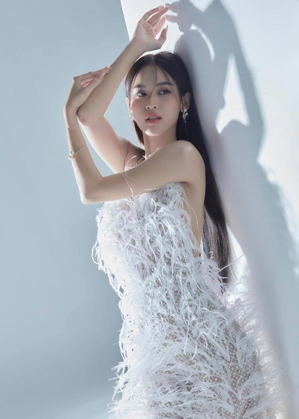 Dàn mỹ nhân Cổng Mặt Trời hội ngộ: Nhan sắc sau 15 năm ra sao?-7