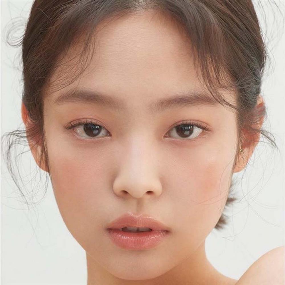 Quá trình thăng hạng nhan sắc qua từng năm của Jennie (Blackpink)-7