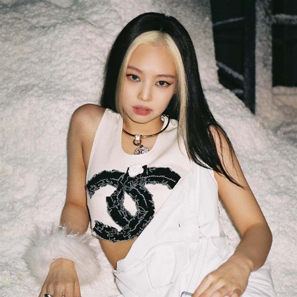Quá trình thăng hạng nhan sắc qua từng năm của Jennie (Blackpink)-8