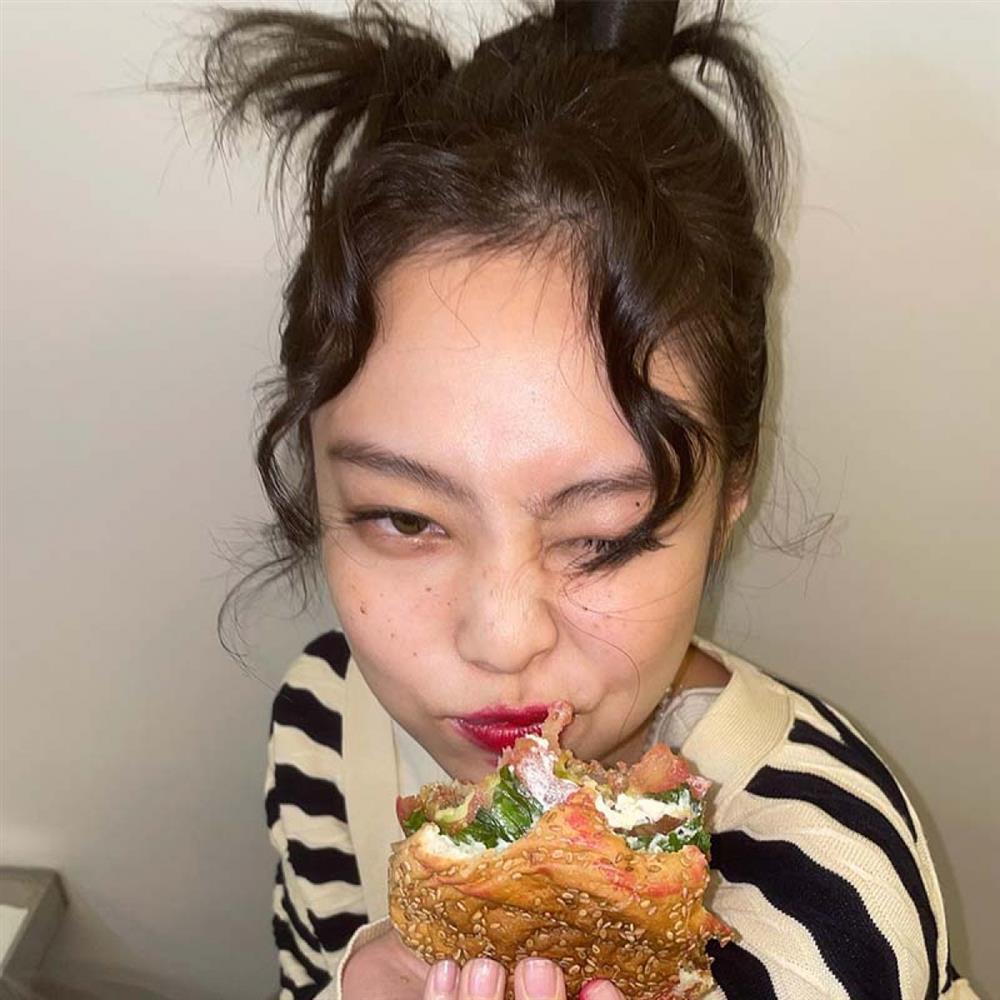 Quá trình thăng hạng nhan sắc qua từng năm của Jennie (Blackpink)-10