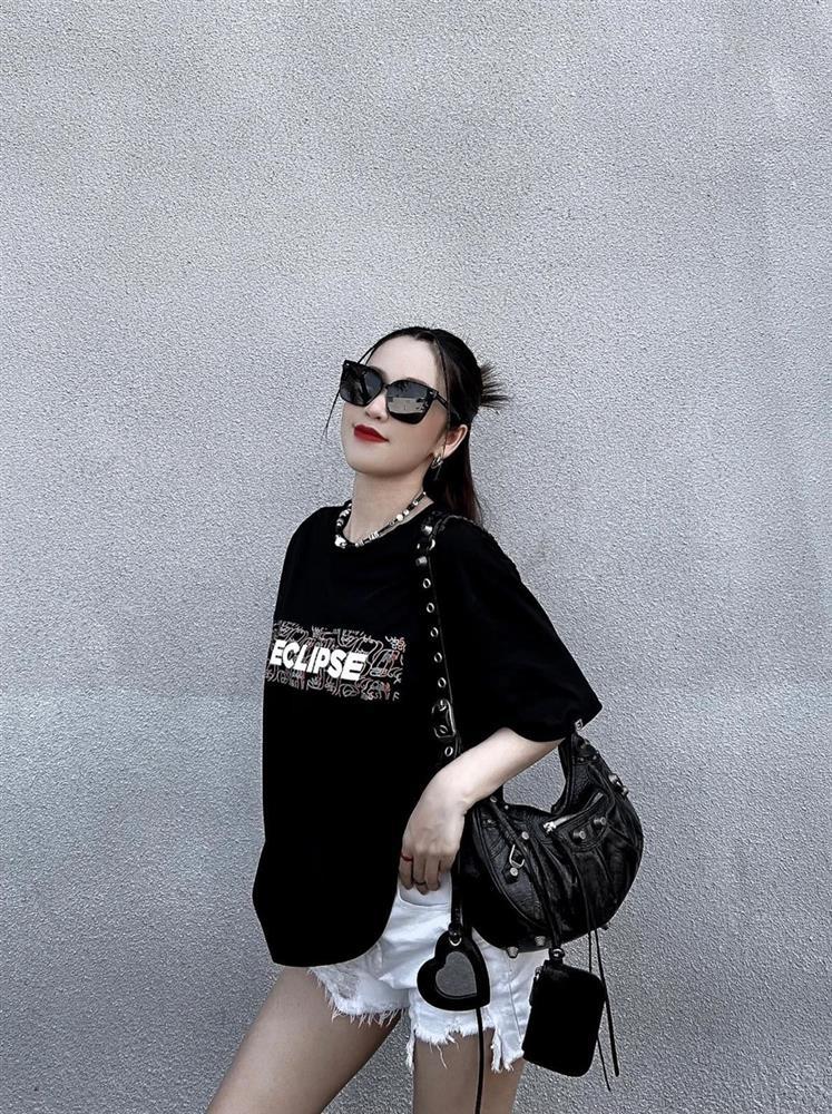 Puka chuộng diện váy áo nhiều màu sắc, cắt xẻ tôn vóc dáng gợi cảm-8