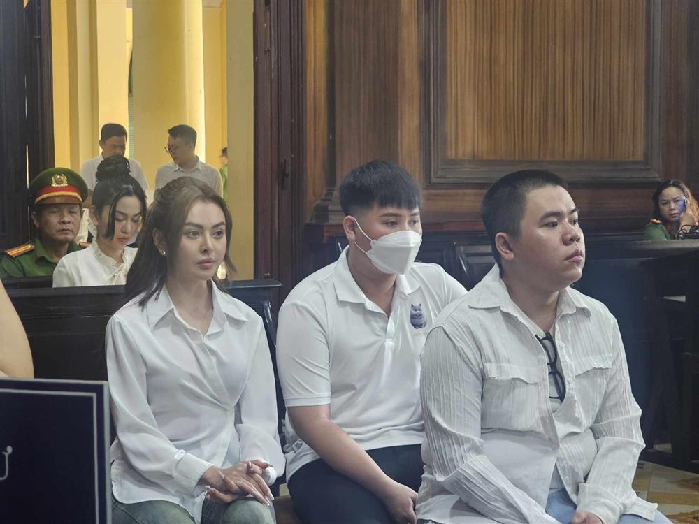 Luật sư vắng mặt, Trang Nemo lúng túng vì không thể tự bào chữa-2