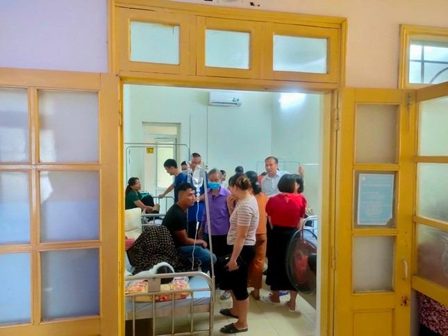 Vụ nổ bóng bay làm 10 học sinh bị thương: Thầy giáo bị phạt 350.000 đồng-1