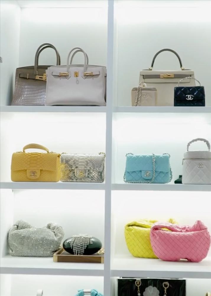 Nhìn Diệp Lâm Anh chi chục tỷ tậu túi hiệu mà choáng, có kiểu mê quá sắm vội 2 màu-2