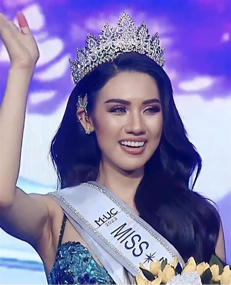 Tân Hoa hậu Hoàn vũ Campuchia được khen ngợi-1