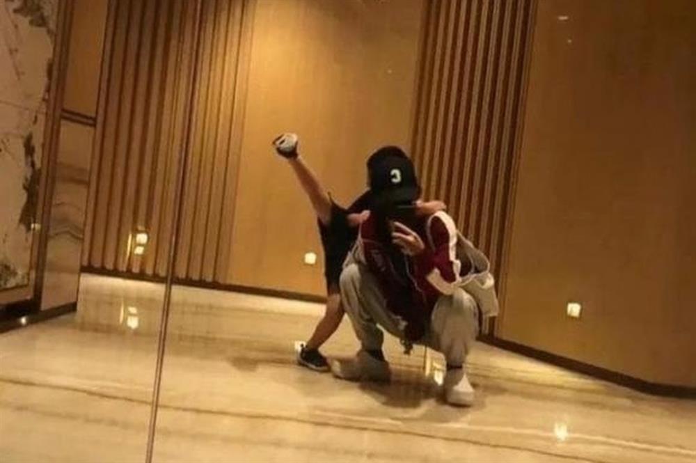 Cuộc sống đầy sắc màu của Triệu Lệ Dĩnh từ khi ly hôn Phùng Thiệu Phong-6