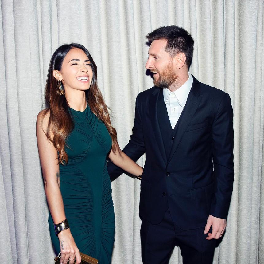 Siêu sao bóng đá Messi bày tỏ tình yêu chung thủy suốt 27 năm với vợ-2