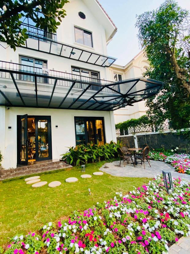 Cuộc sống nhung lụa trong biệt thự 60 tỷ của nữ diễn viên khoe chồng là sugar daddy bao nuôi 17 năm qua-16