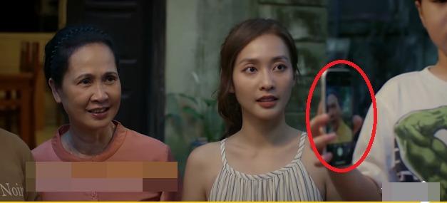 ‘Gia đình mình vui bất thình lình’: Trích đoạn 3 phút lộ 2 hạt sạn to tướng-2