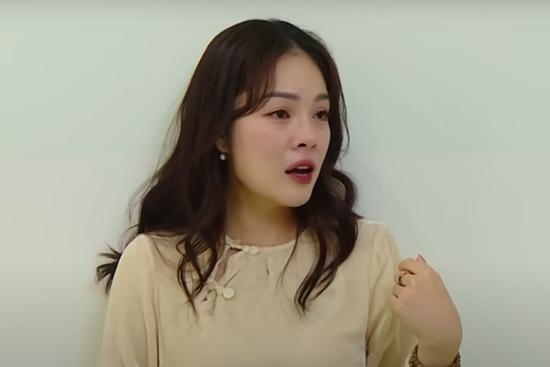 Dương Cẩm Lynh khóc khi nhắc lại biến cố nợ nần: 'Lúc đó chết còn sướng hơn'