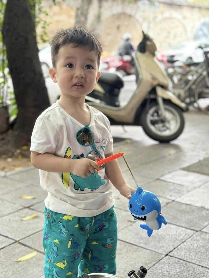 Khán giả thích thú với vẻ đáng yêu của con trai út Bằng Kiều-4