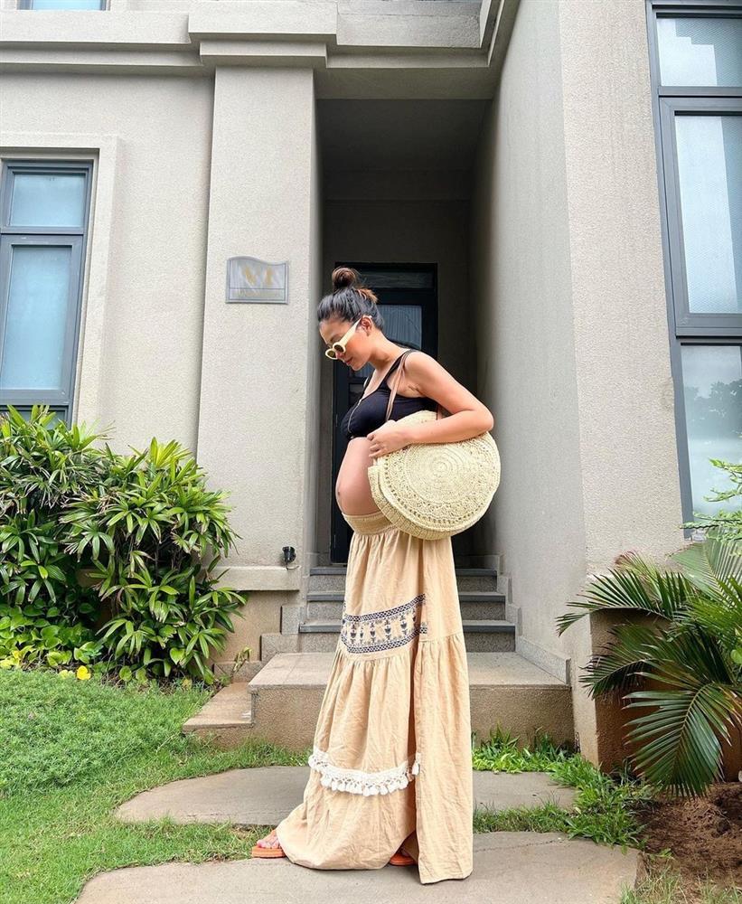 Minh Hằng và dàn mỹ nhân Việt chuộng mặc gợi cảm khi mang bầu-11