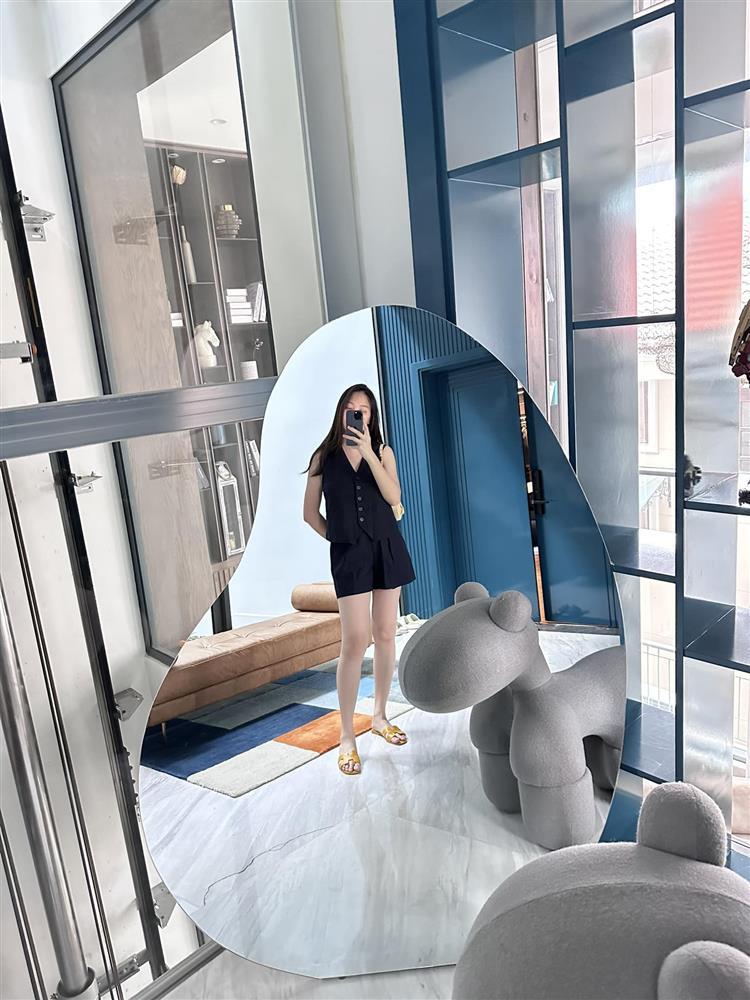 Đàm Thu Trang tự tin diện croptop gợi cảm sau khi sinh con cho Cường Đô La-5