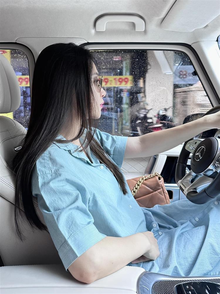 Đàm Thu Trang tự tin diện croptop gợi cảm sau khi sinh con cho Cường Đô La-6