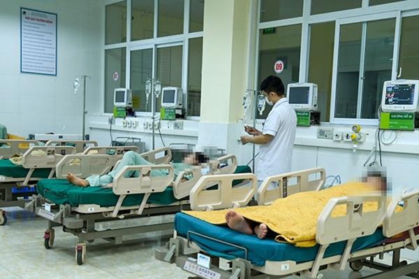 Hơn 30 người bị ngộ độc sau khi ăn bánh mì Phượng tại Hội An-3