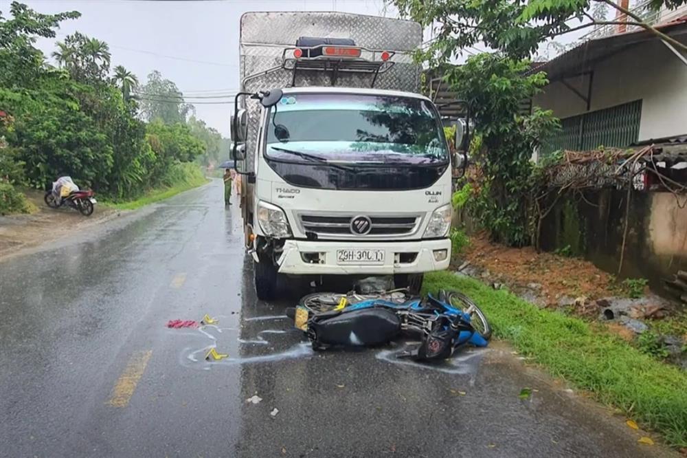Tài xế xe tải ngủ gật, gây tai nạn làm 3 người thương vong ở Lào Cai-1